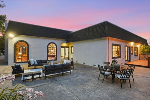 023_F8_TWILIGHT_555 Chateau Dr
