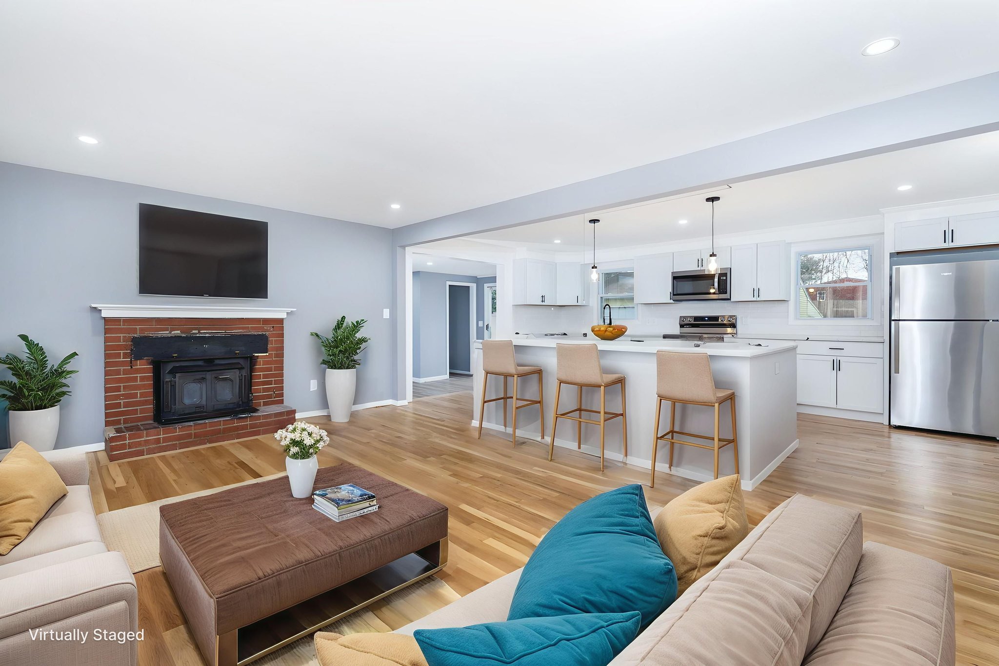 1T5A2785-Edit virtually staged.jpeg