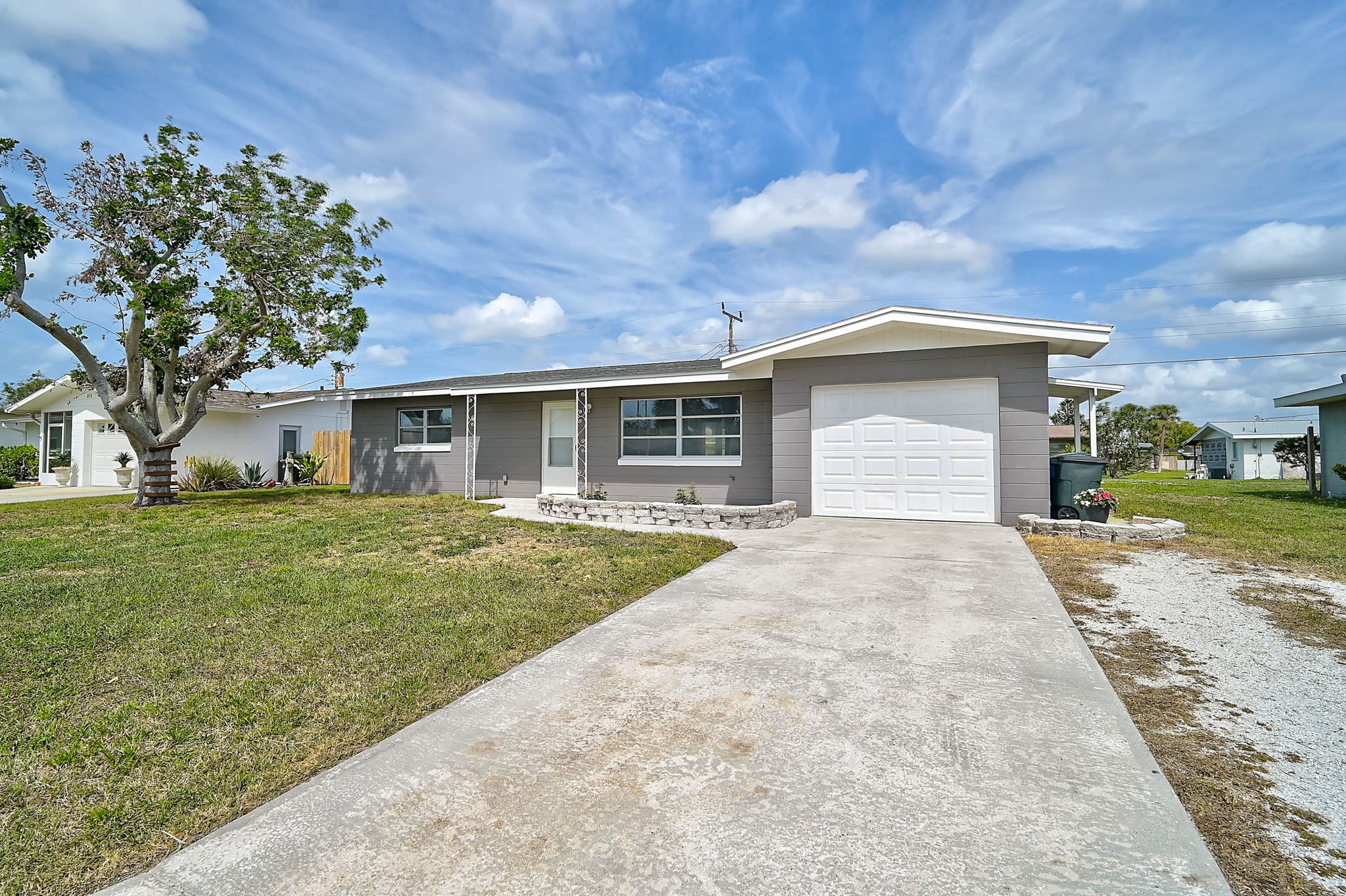 555 Oxford Dr-3