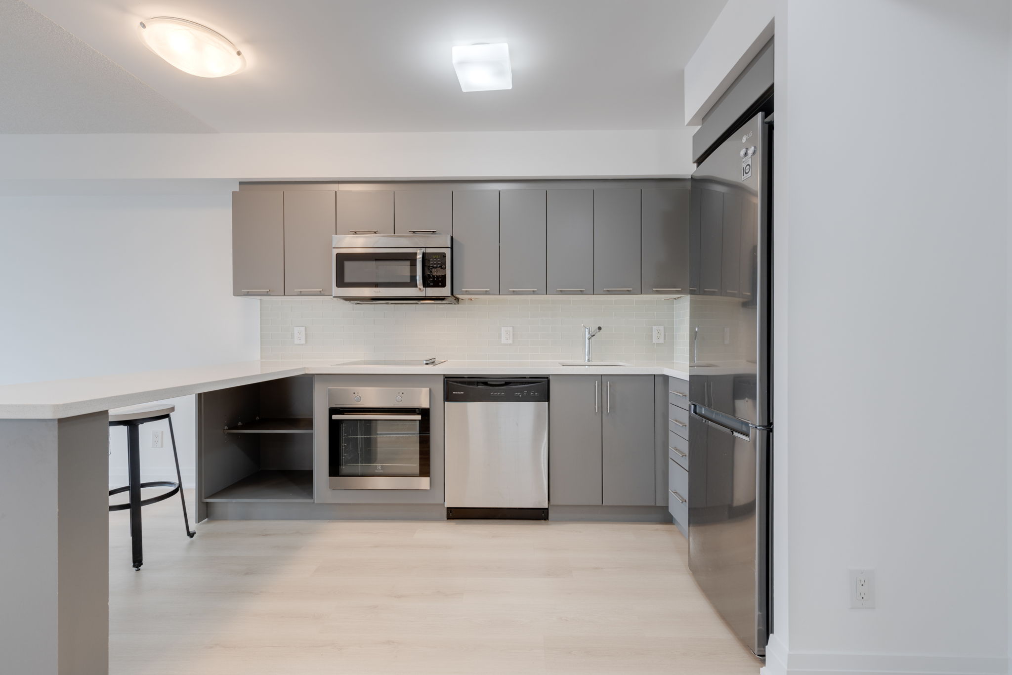 Toronto property showcase — delivered property photograph 5