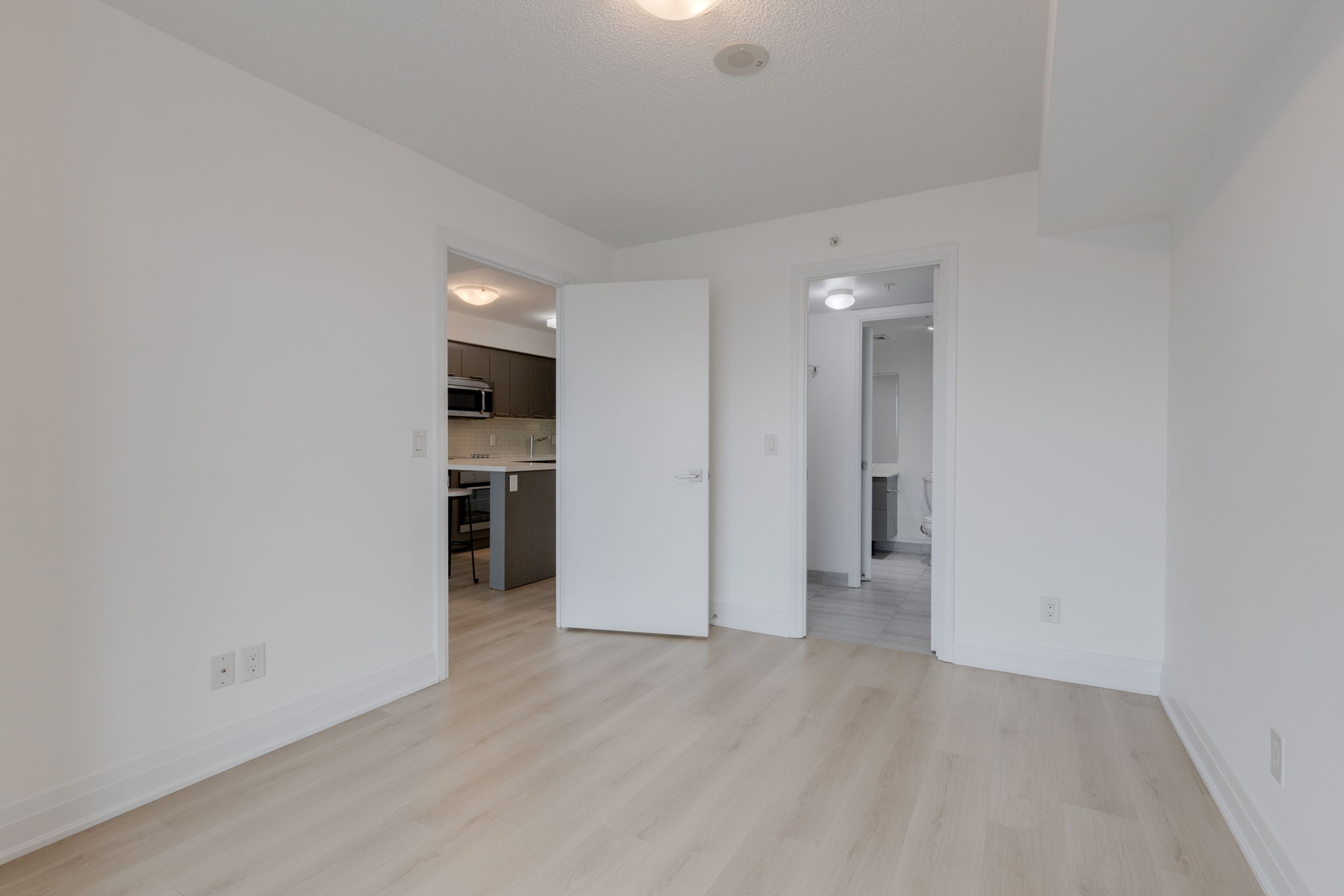 Toronto property showcase — delivered property photograph 14