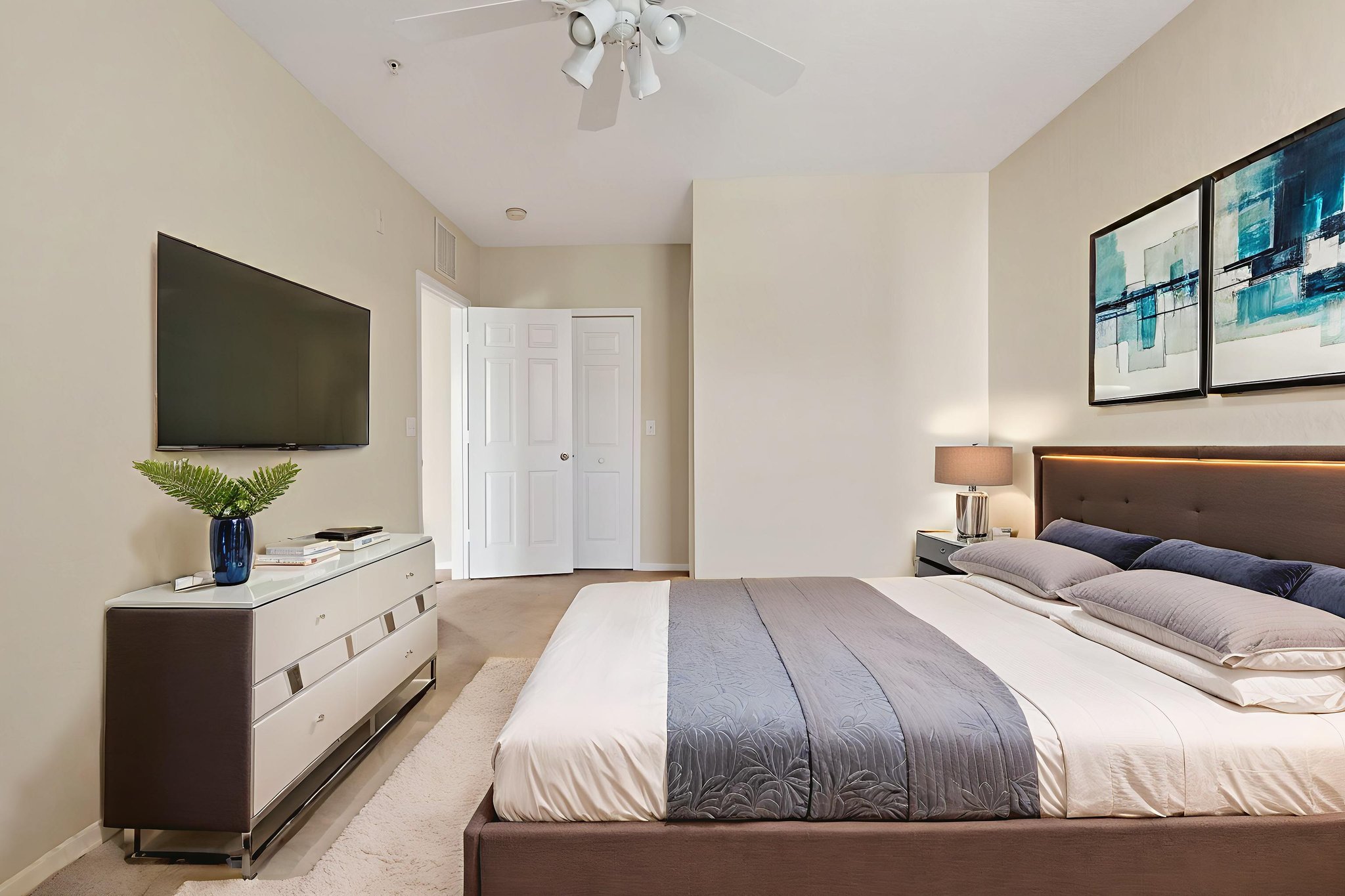 5550 E Michigan St-35 virtually staged.jpeg