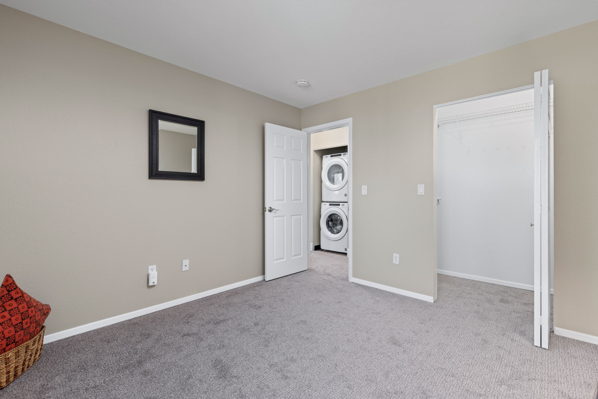 Spacious Bedroom with walk-in closet