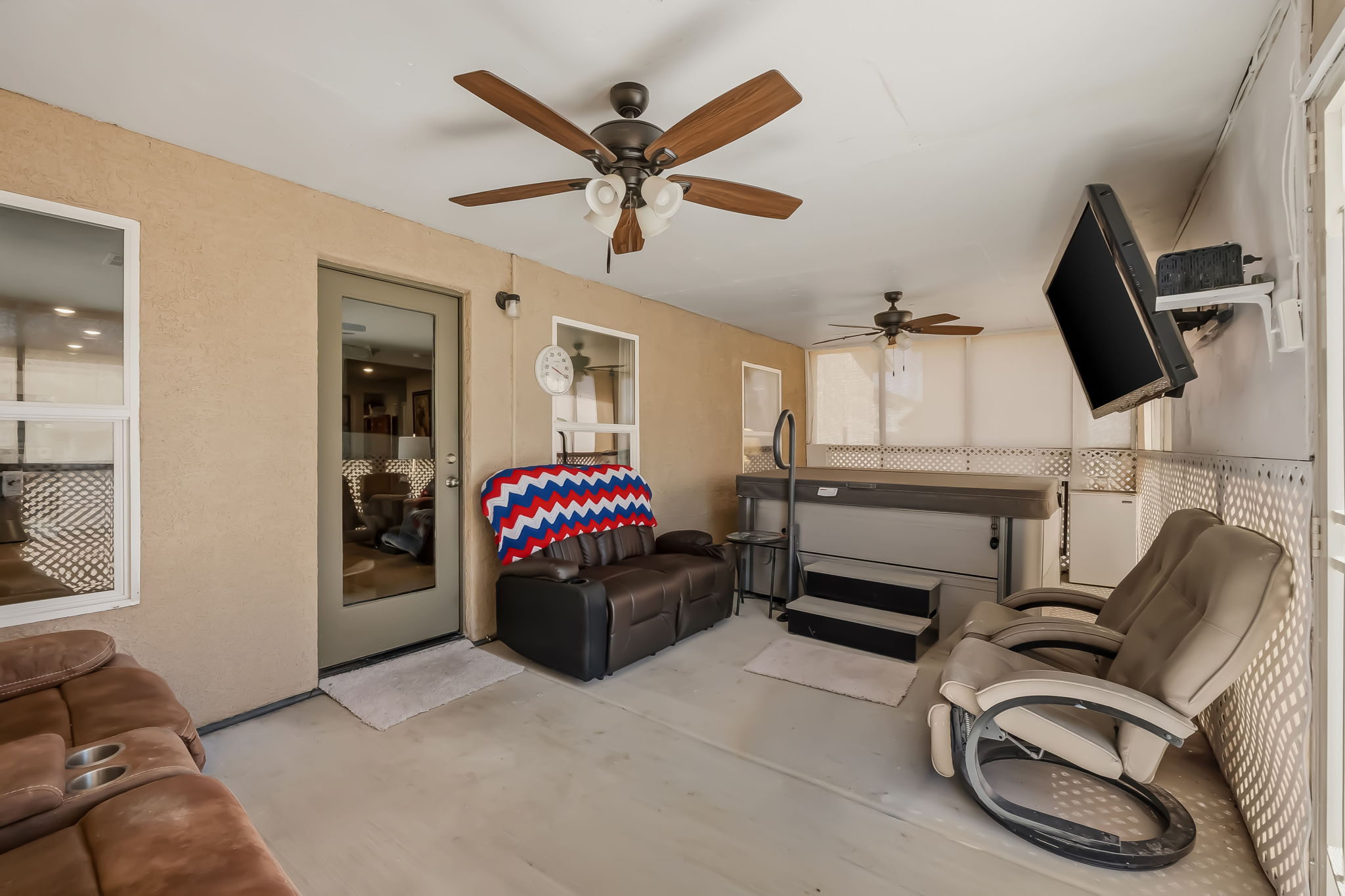  Photo 21