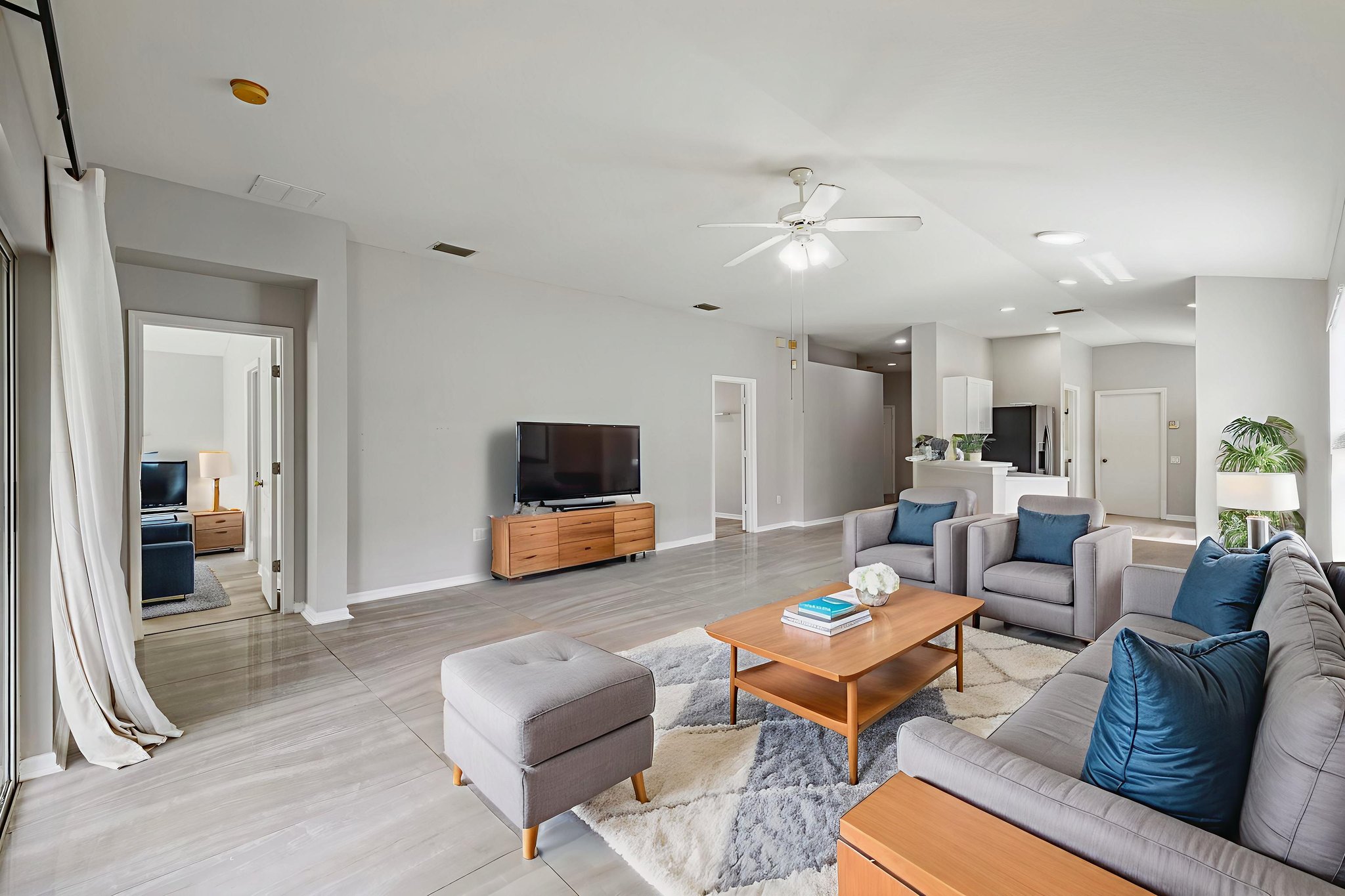 IMG_3588 virtually staged.jpeg