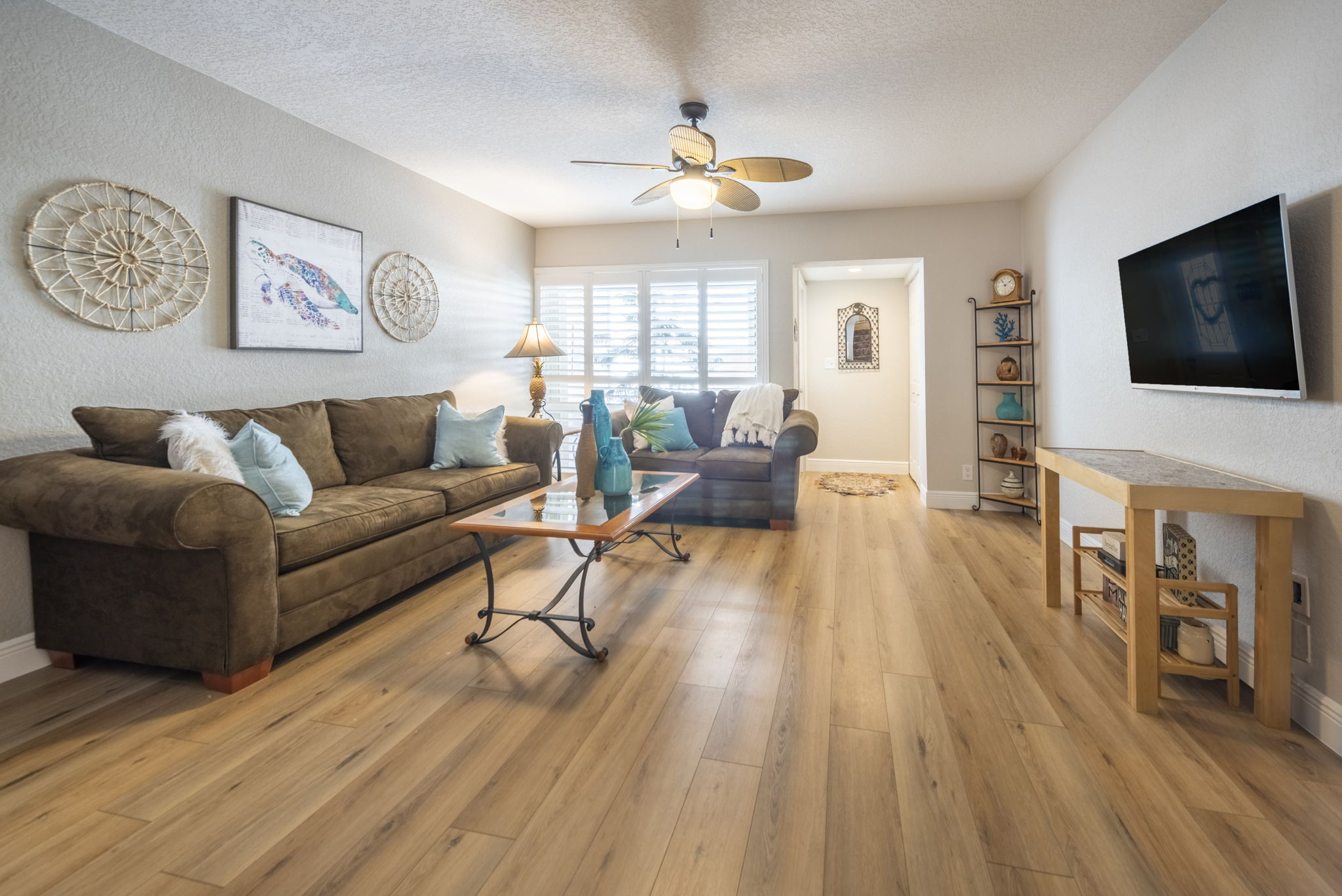 Beautiful new luxury plank floors throughout.