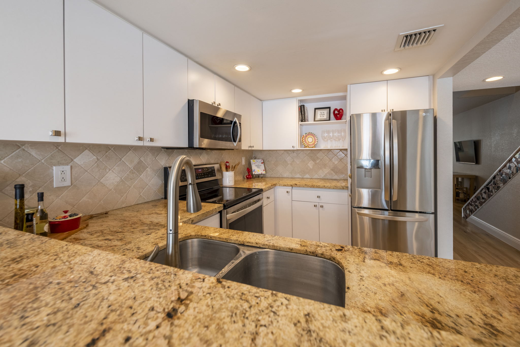 Lots of counter, cabinet and pantry space!