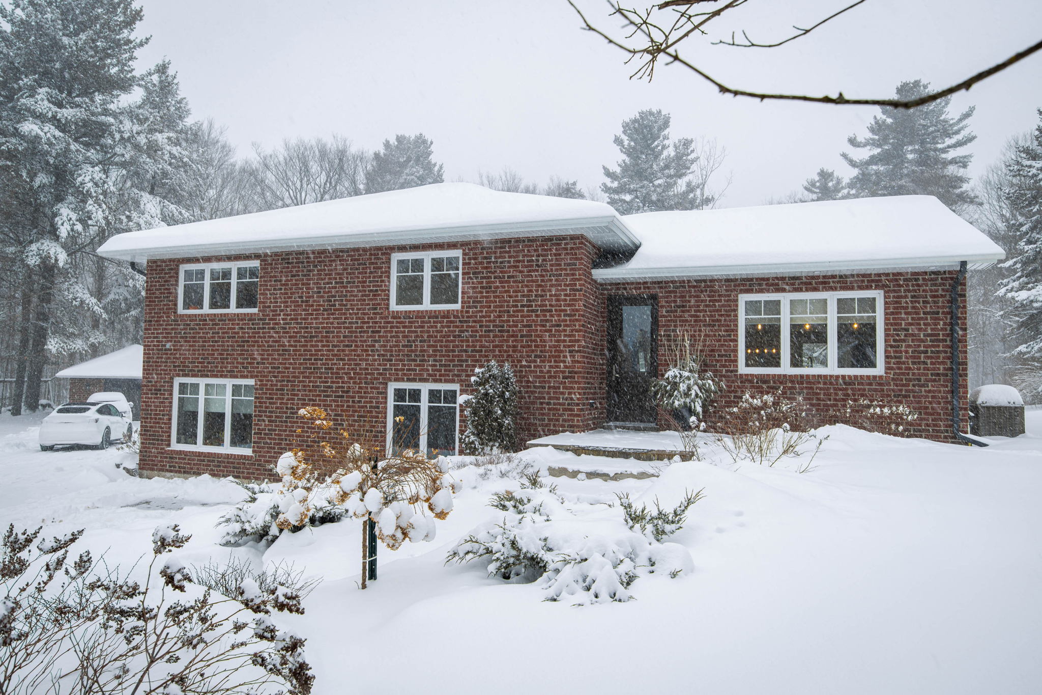 5556 Vivian Rd, Whitchurch-Stouffville, ON L4A 7X4, Canada Photo 4
