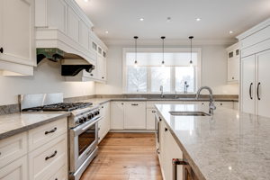 5556 Vivian Rd, Whitchurch-Stouffville, ON L4A 7X4, Canada Photo 9