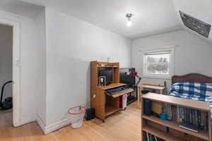  Photo 33