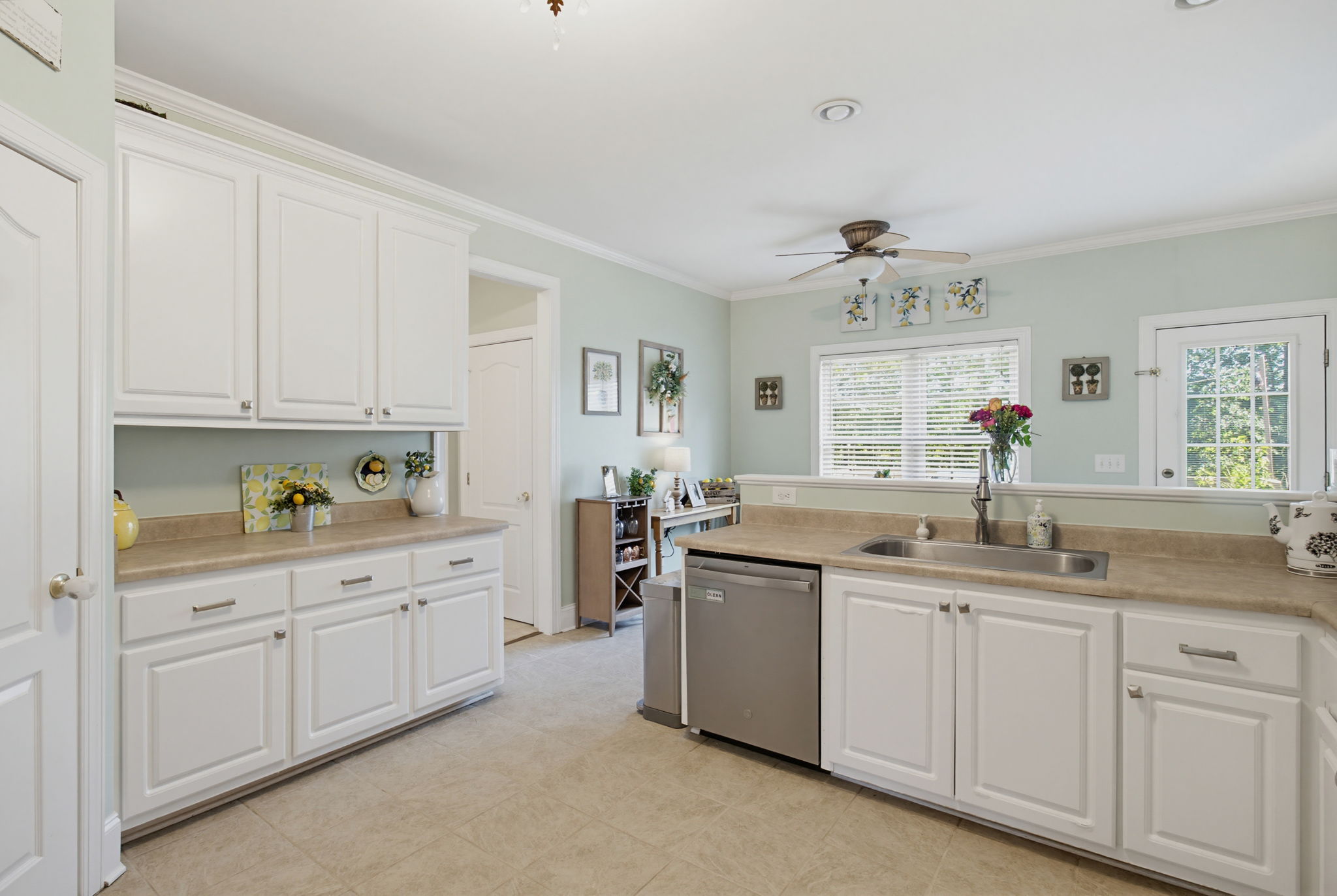 5567 Friendship Glen Dr-14