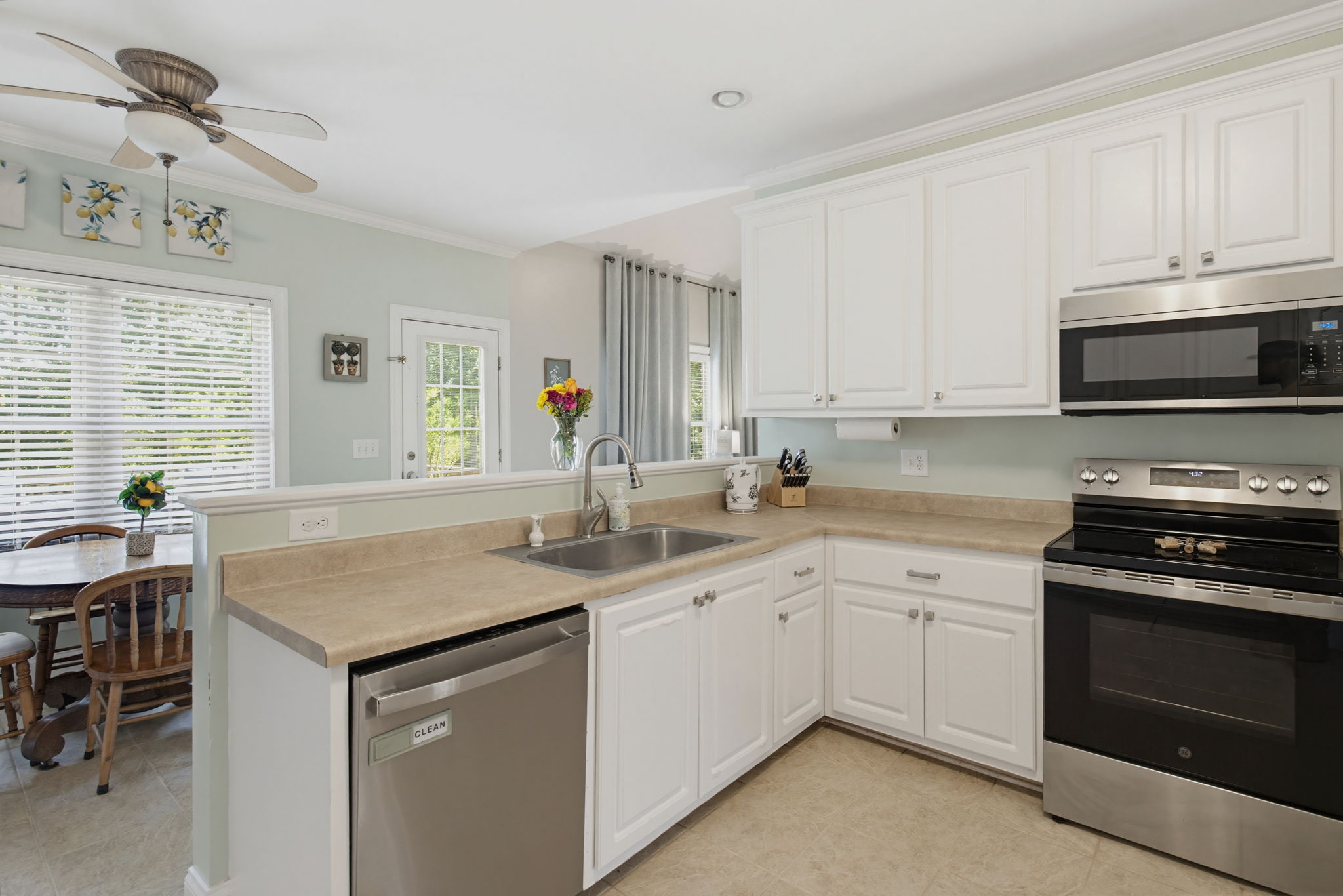 5567 Friendship Glen Dr-15