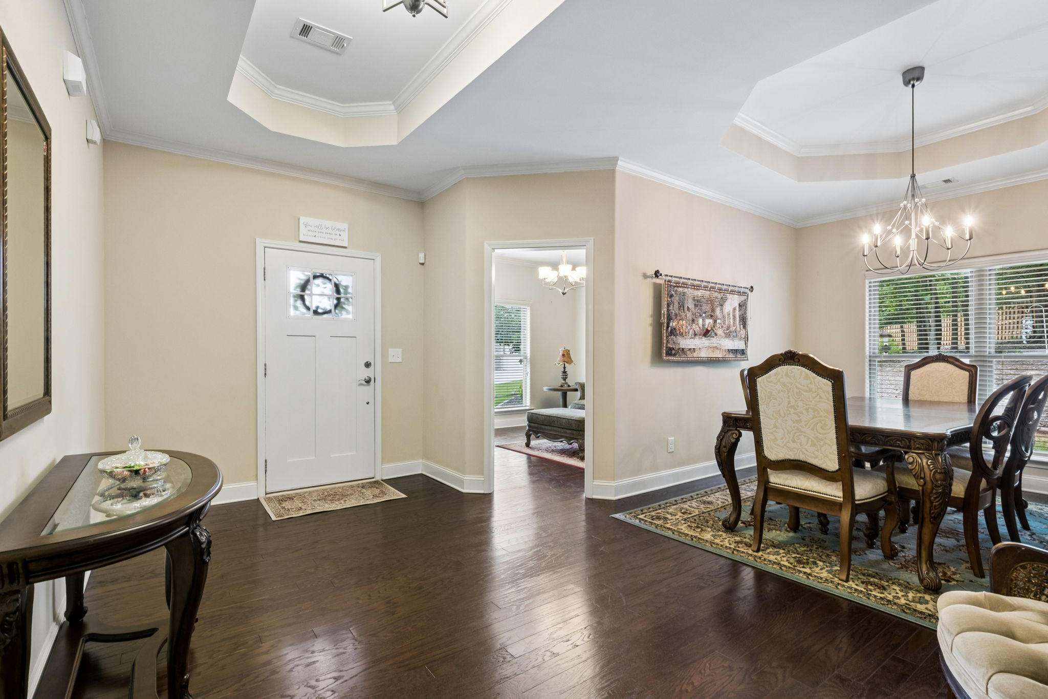Foyer/Dining Room