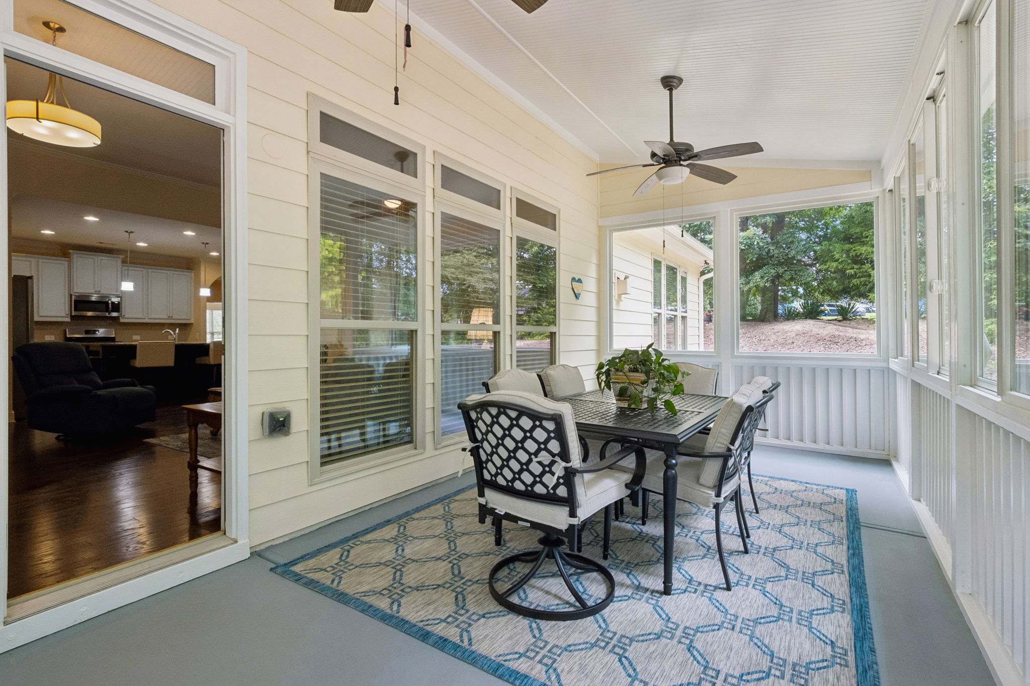 Screened-in Porch