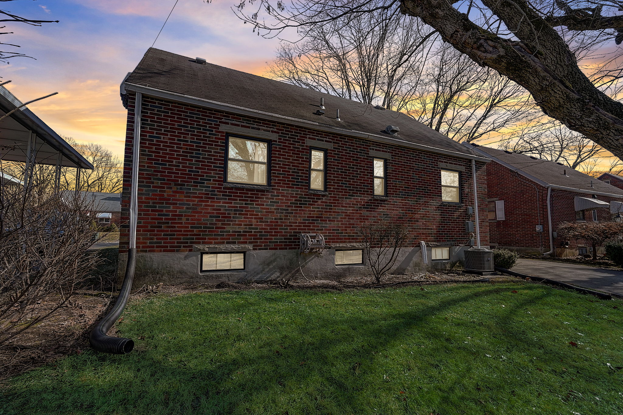 Shadowlawn Ave - VT-002