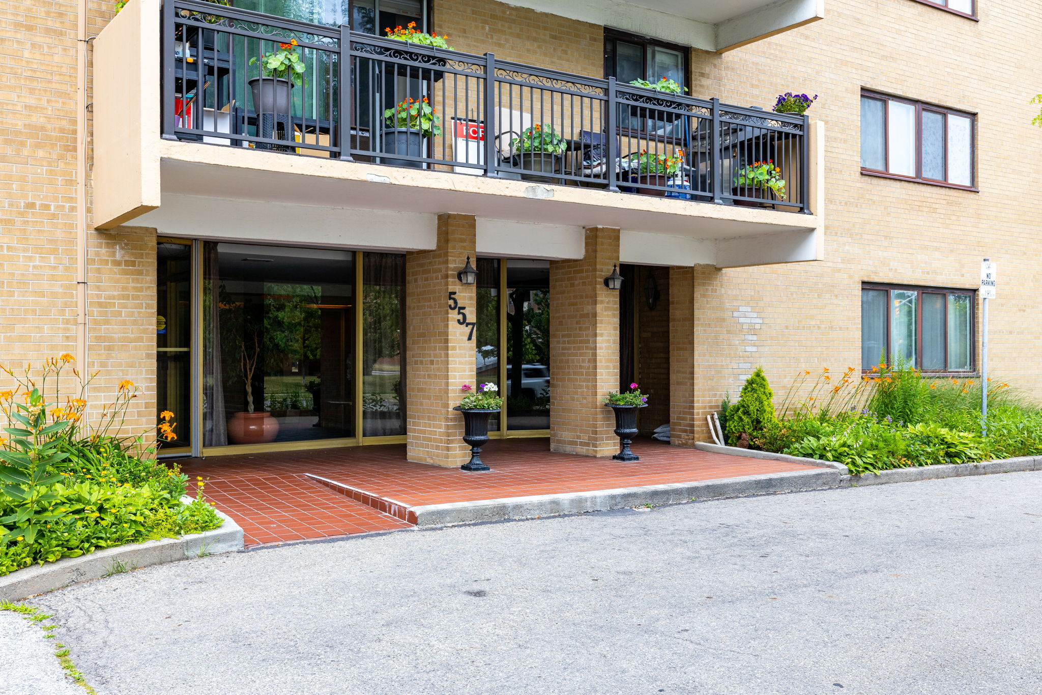 Toronto property showcase — delivered property photograph 3