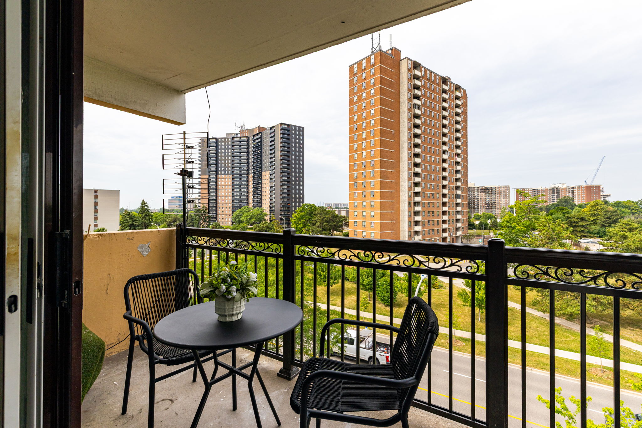 Toronto property showcase — delivered property photograph 23