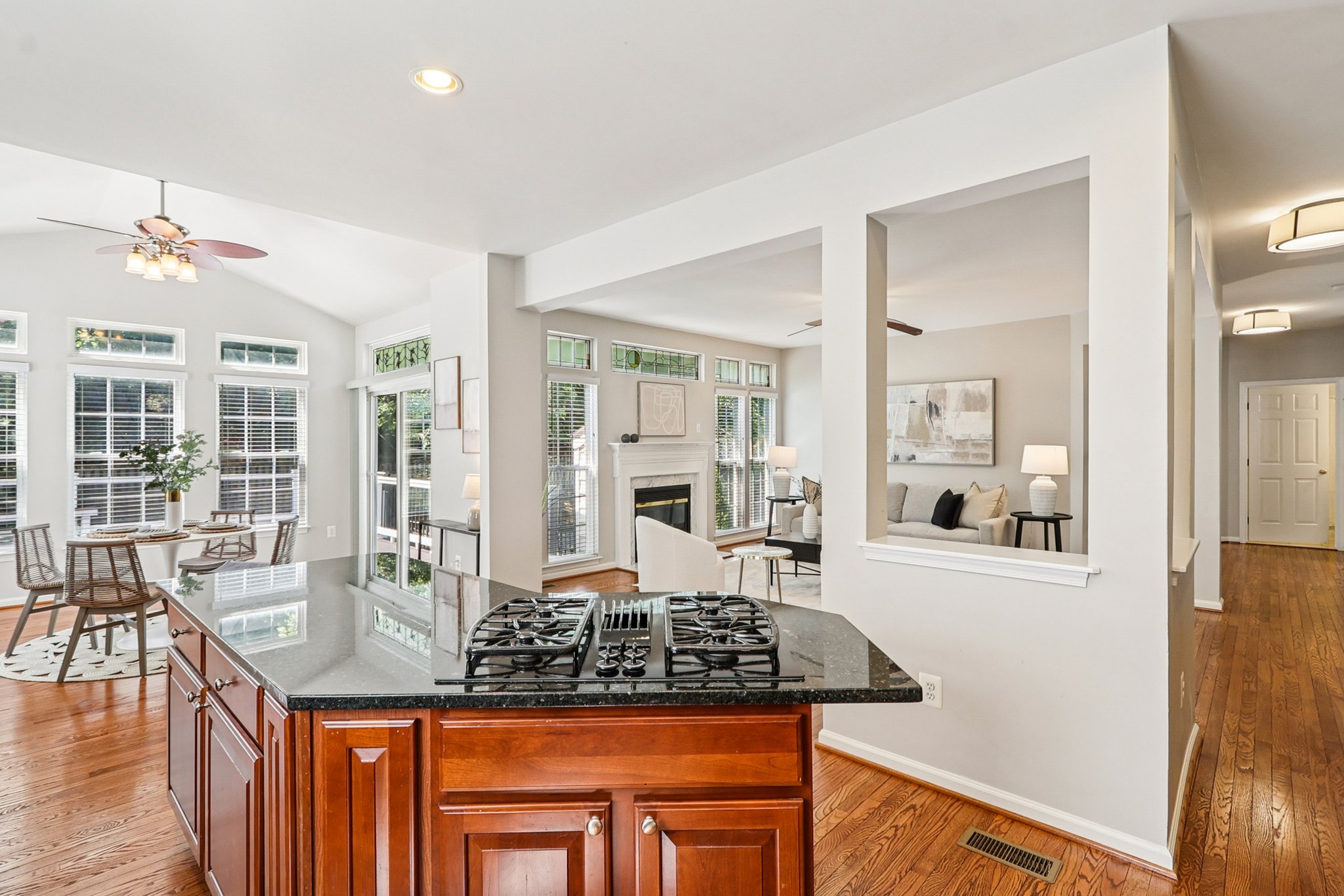 La Vista Dr-S2706-025.jpg