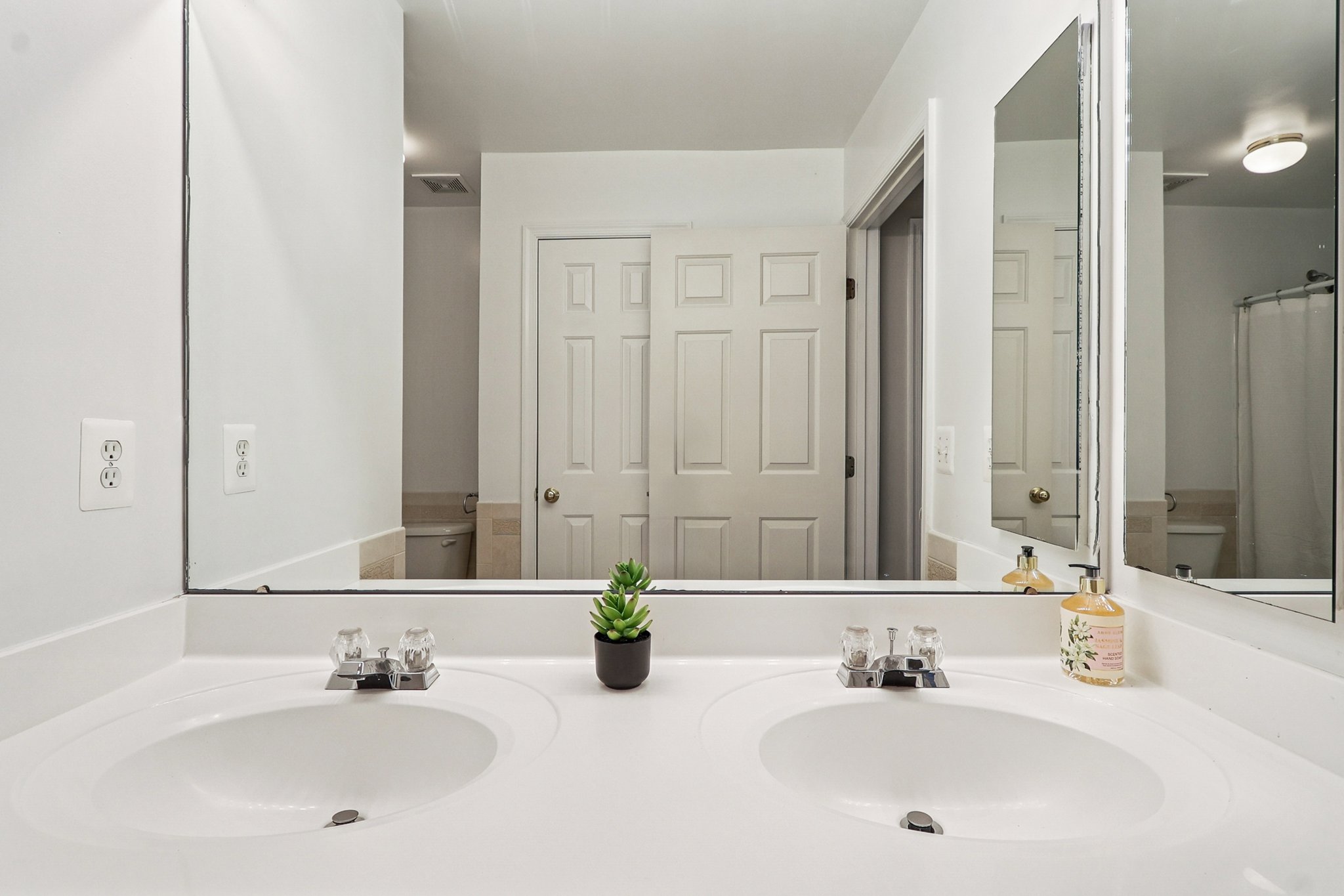La Vista Dr-S2706-049.jpg