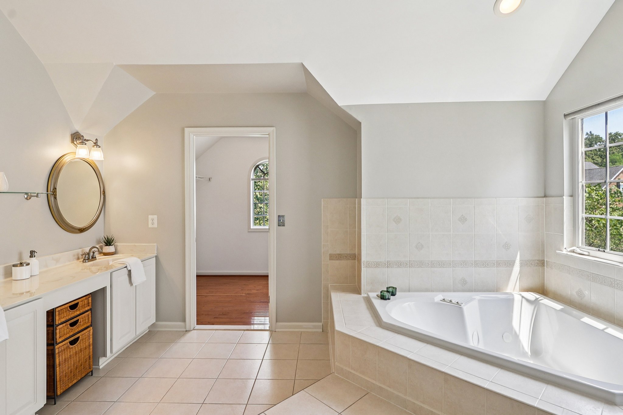 La Vista Dr-S2706-057.jpg