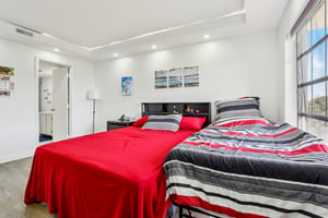 NW 44th St 510A-015.jpg