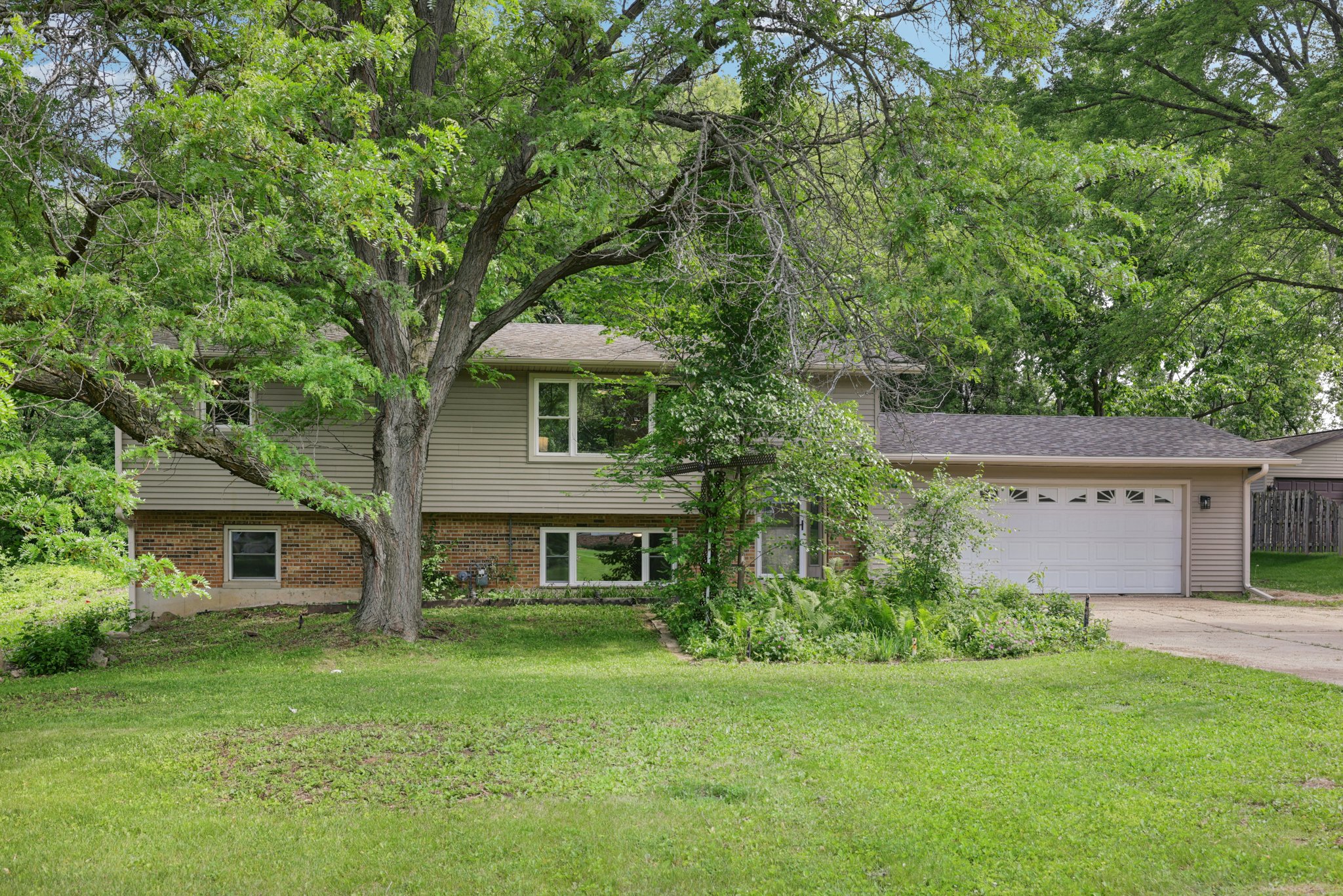 Sheil Dr-0706-002.jpg