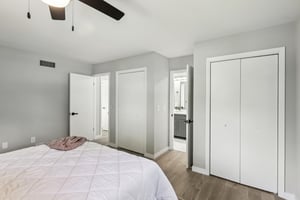 Sheil Dr-0706-027.jpg