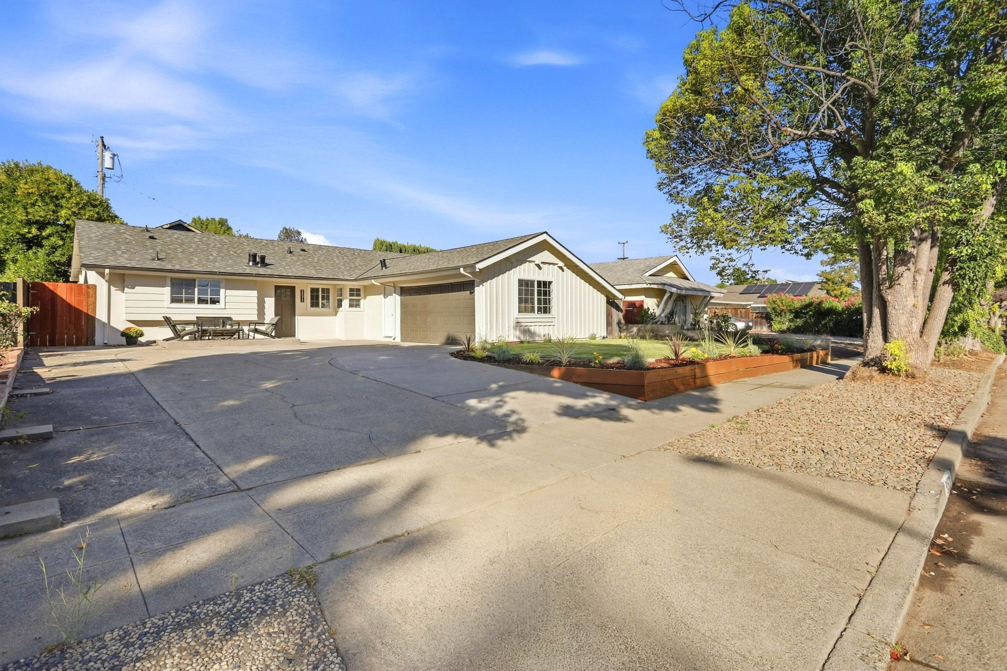 003_F8_5571 Cornell Dr