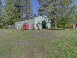  Photo 32