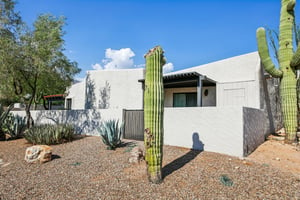 N La Casita Dr-003.jpg