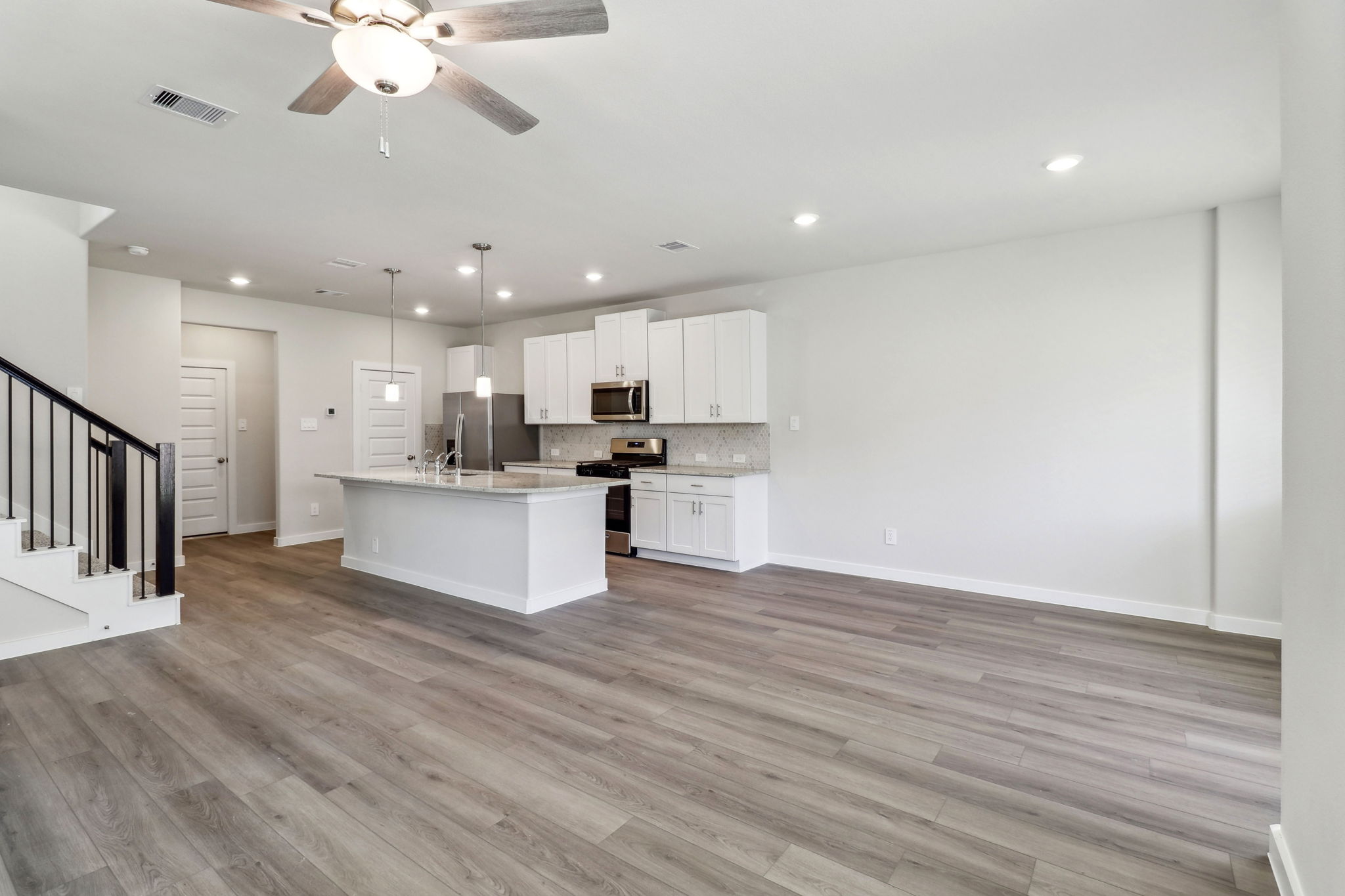 Houston - Kemah Crossing - 558 Avisa Drive, Kemah Texas 77565 - 006