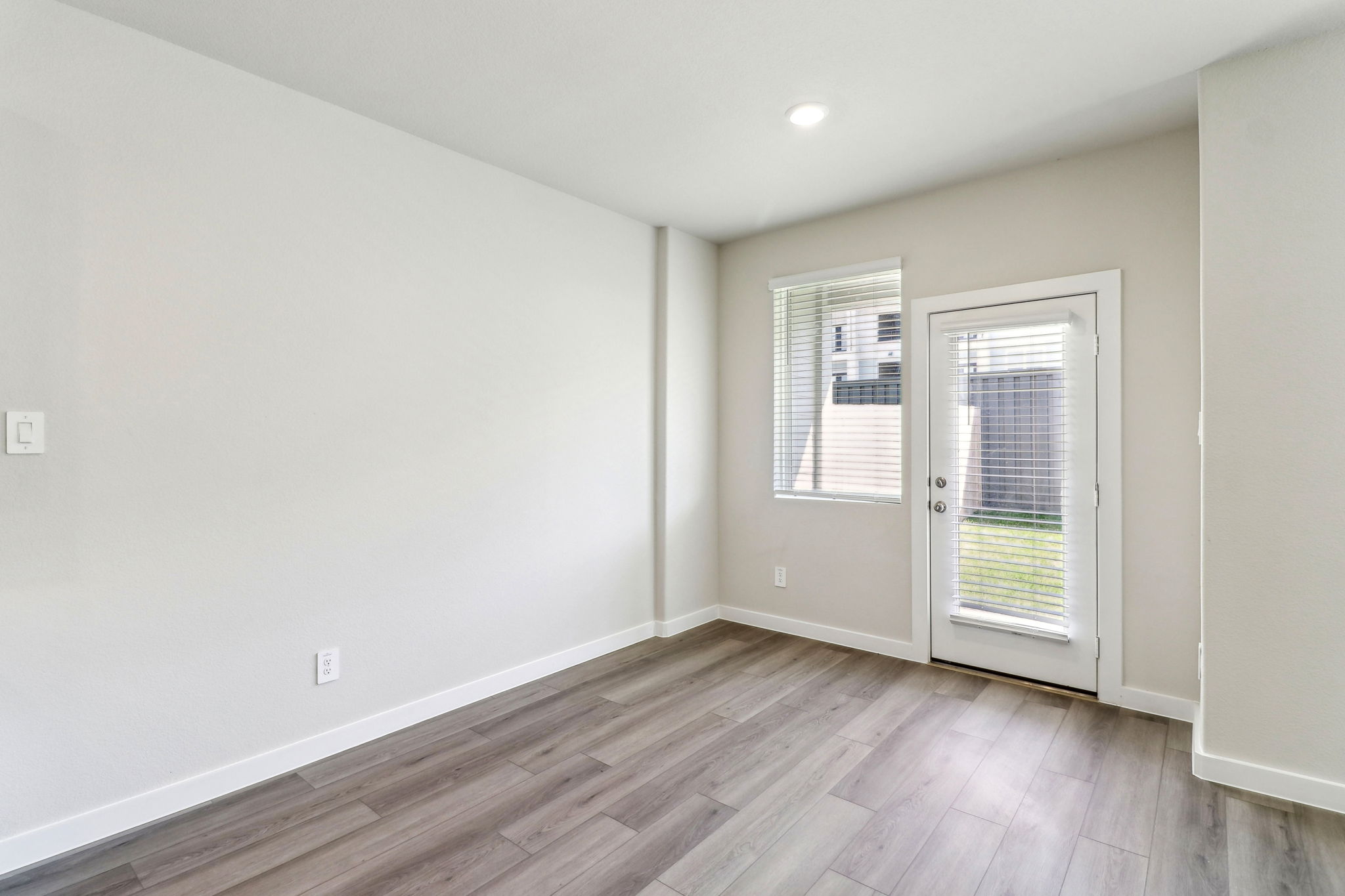 Houston - Kemah Crossing - 558 Avisa Drive, Kemah Texas 77565 - 011