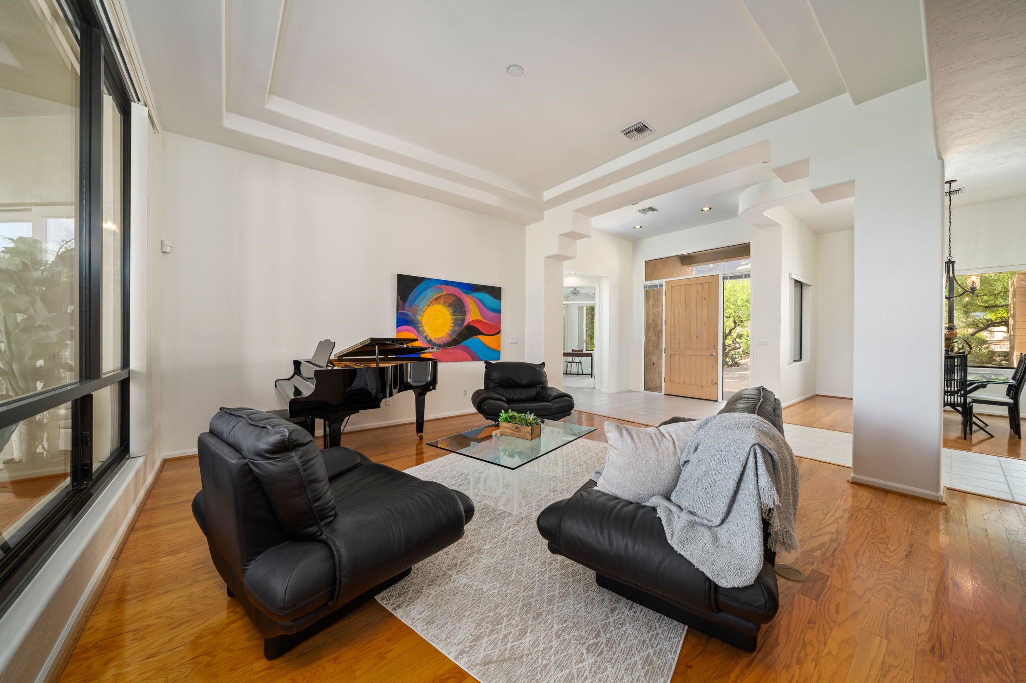 Double trayed ceiling in the Living Room