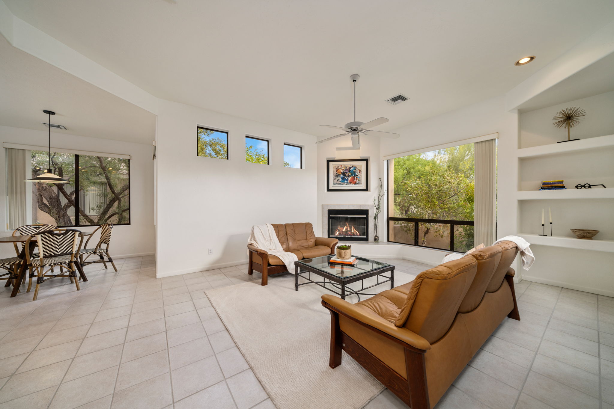 Family Room, view to breakfast area