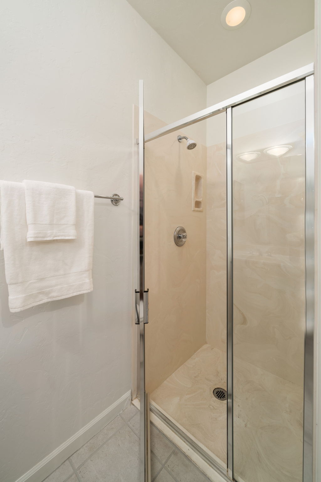 Shower in the guest bathroom