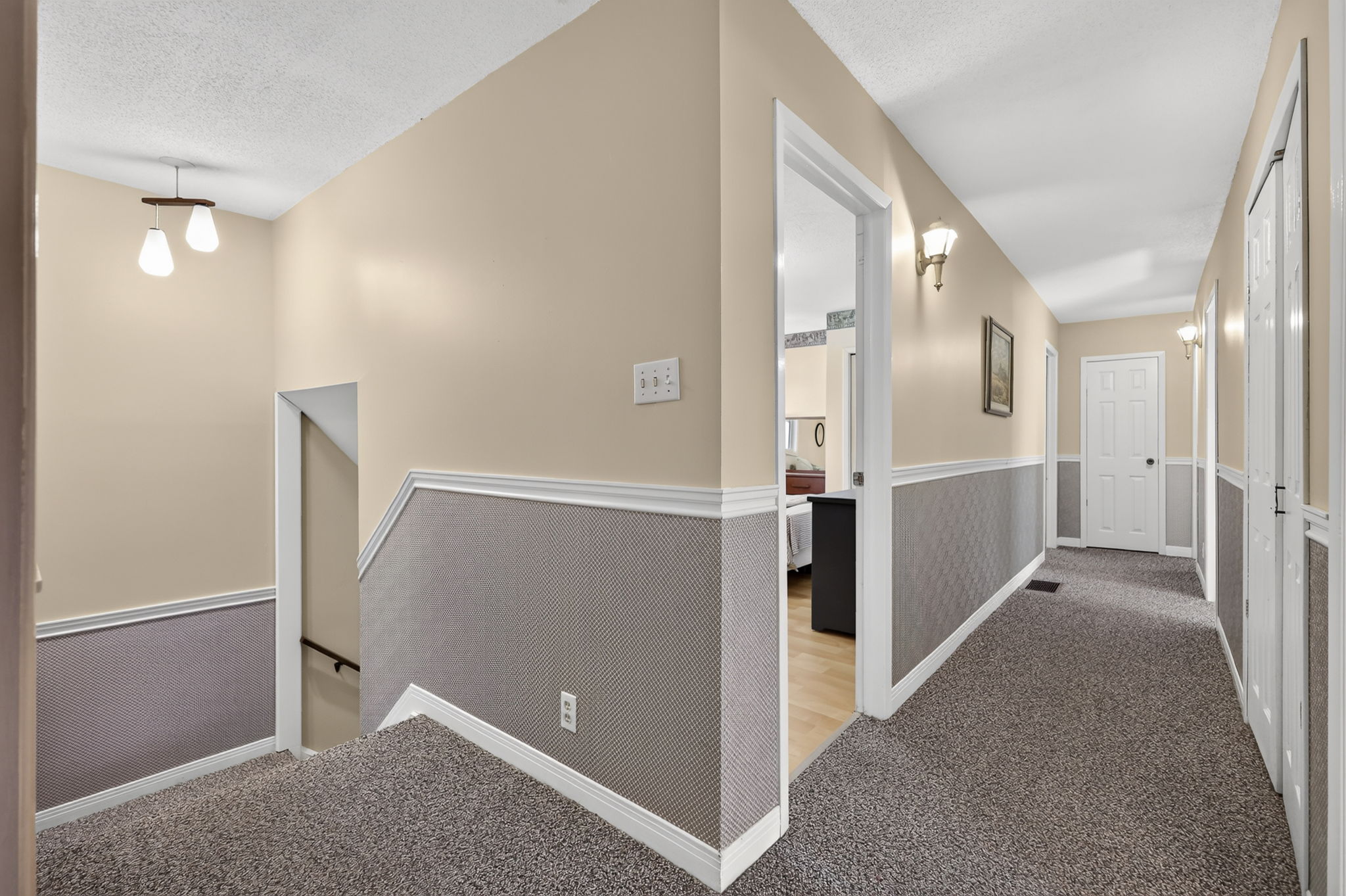  Photo 67