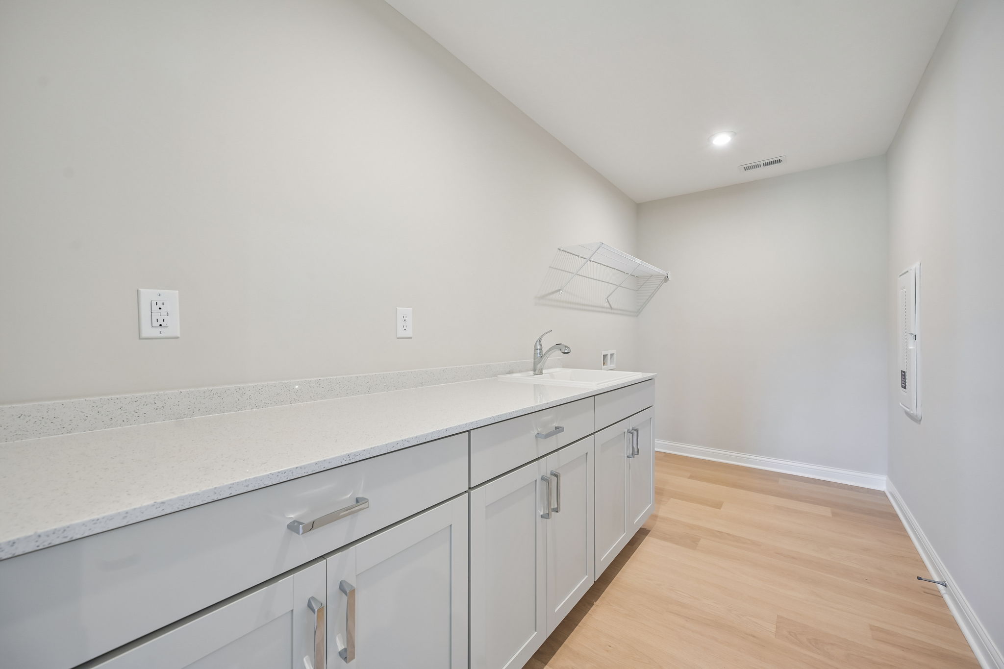 5589 Gaston Road-S2006-041