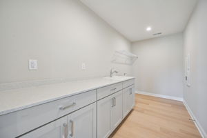 5589 Gaston Road-S2006-041