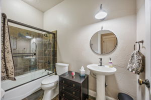  Photo 48