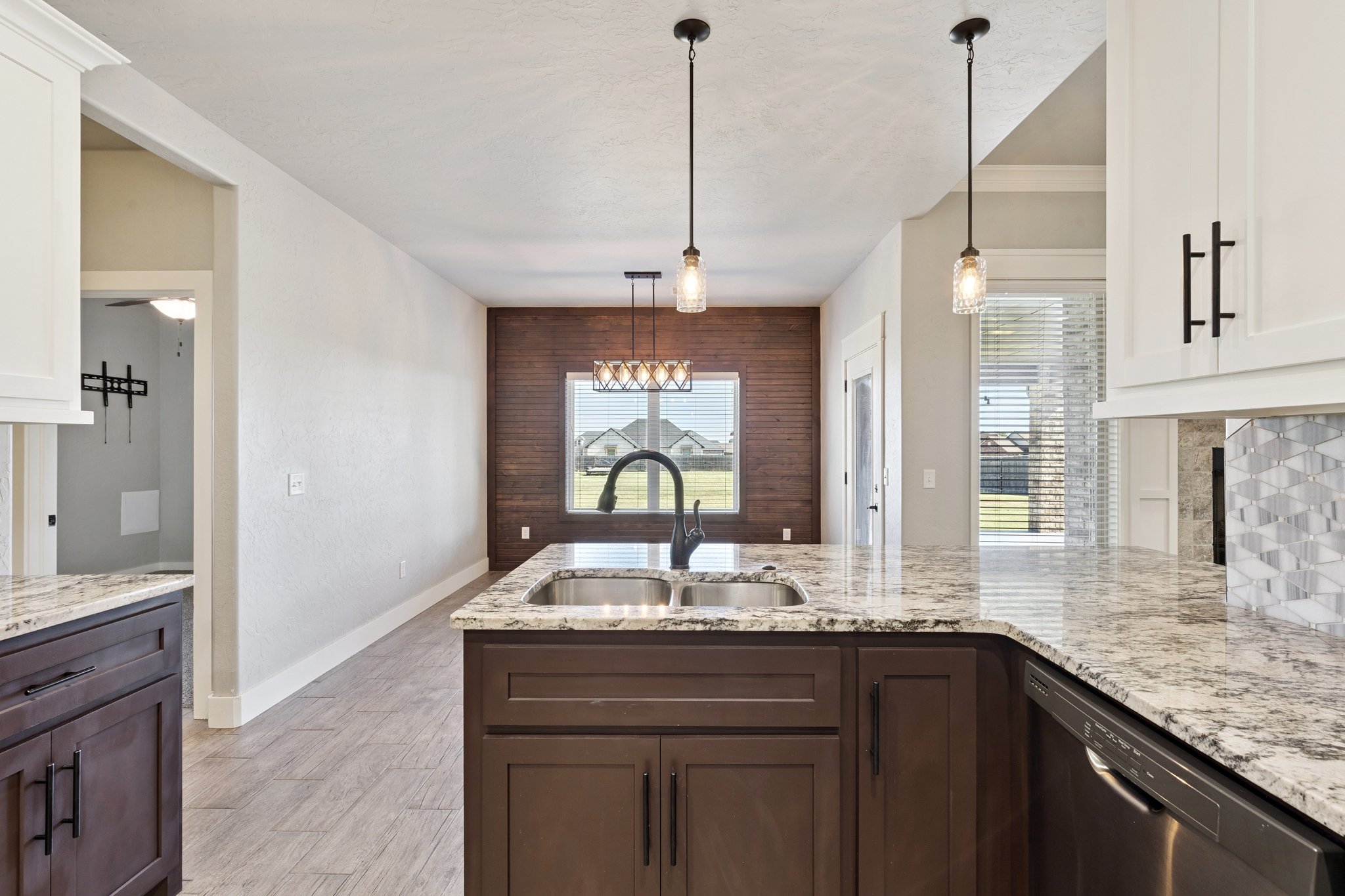 5592 NE Snowy Owl Rd_016.jpg