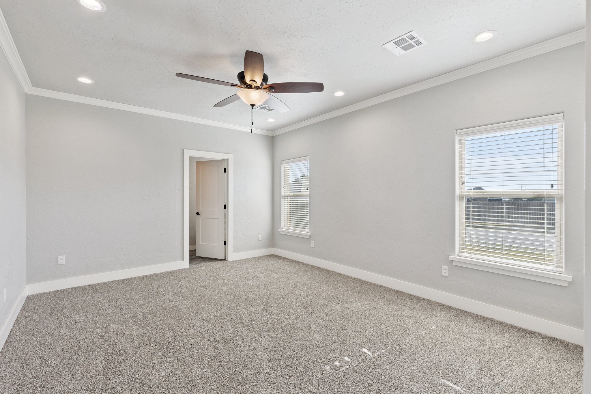5592 NE Snowy Owl Rd_021.jpg