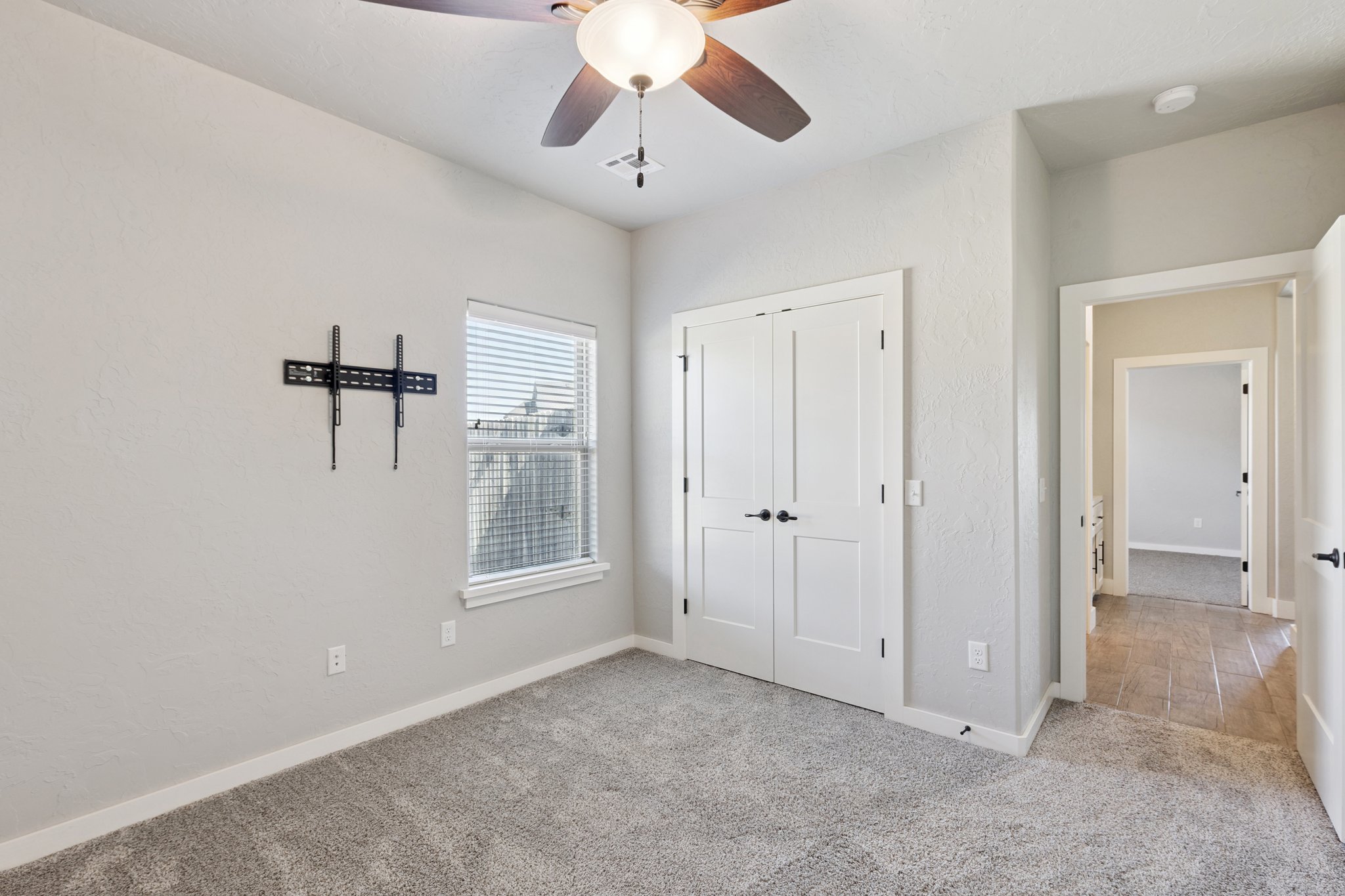 5592 NE Snowy Owl Rd_035.jpg