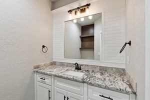 5592 NE Snowy Owl Rd_030.jpg