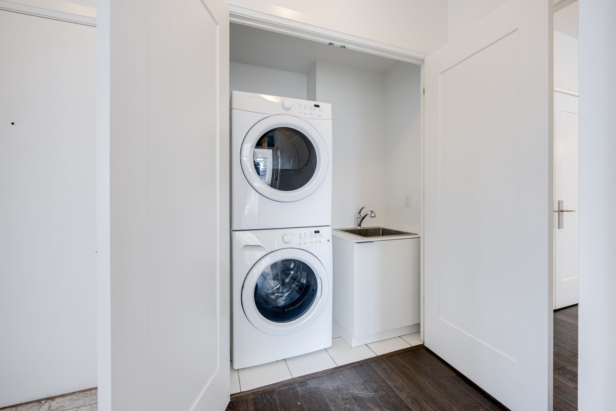Toronto property showcase — delivered property photograph 25