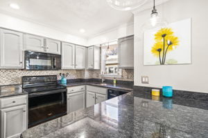  56 Fountain St, Medford, MA 02155, US Photo 10