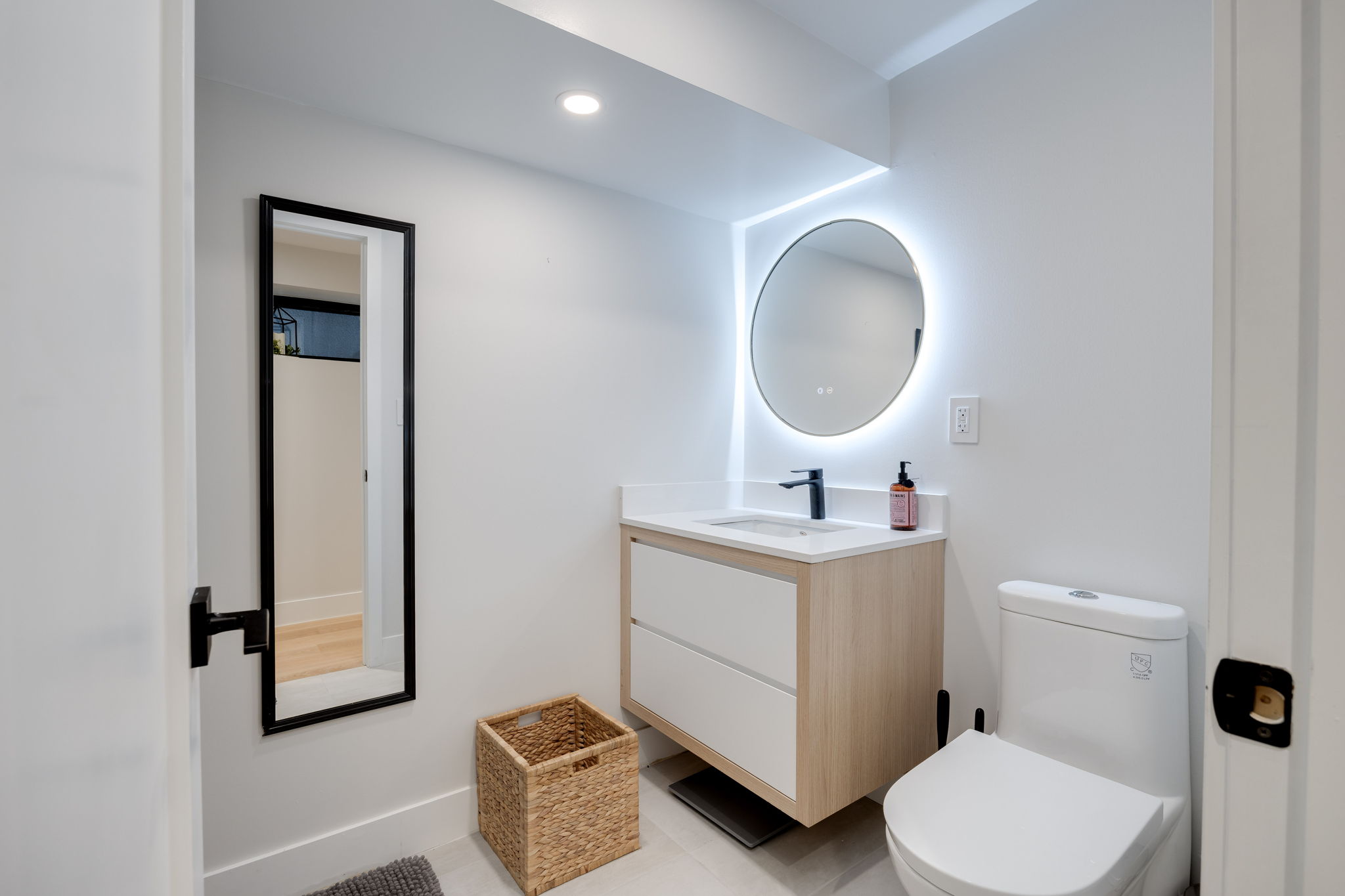 Toronto property showcase — delivered property photograph 32