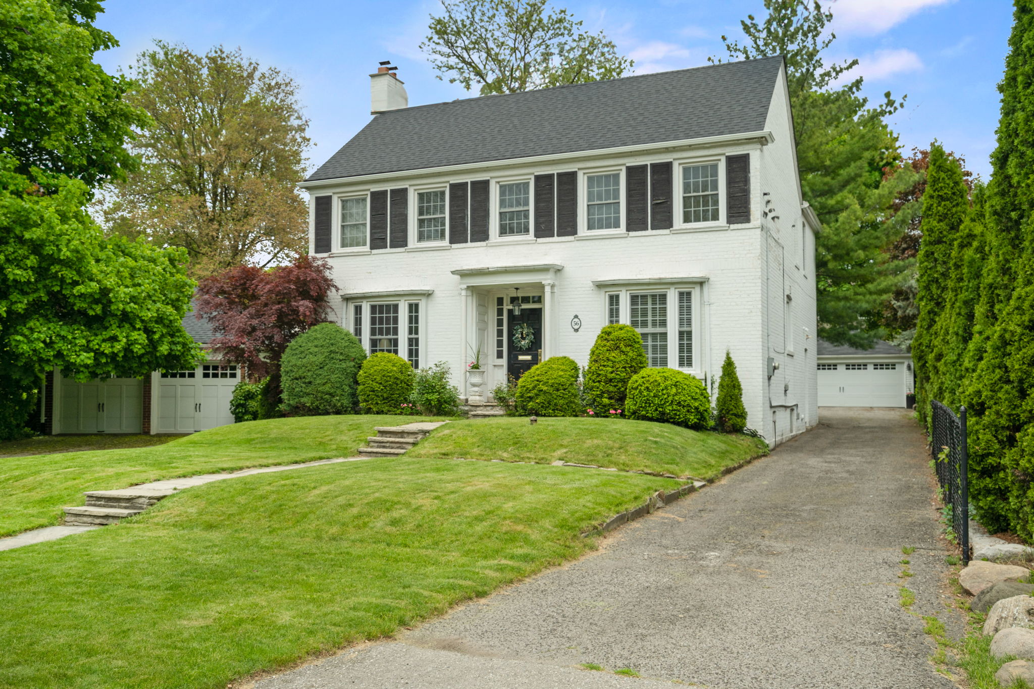 56 Highland Crescent Toronto, ON M2L 1G6