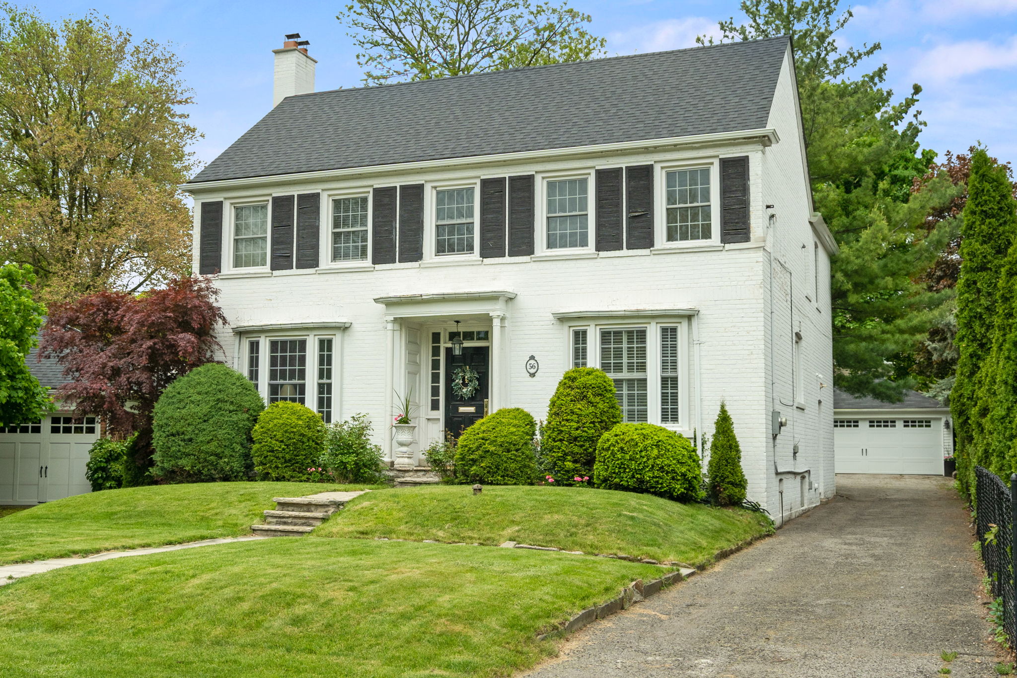 56 Highland Crescent Toronto, ON M2L 1G6