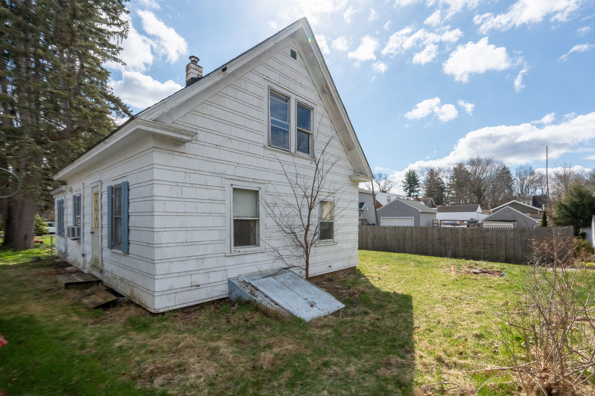 56 Kensington St, Manchester, CT 06040, USA Photo 8
