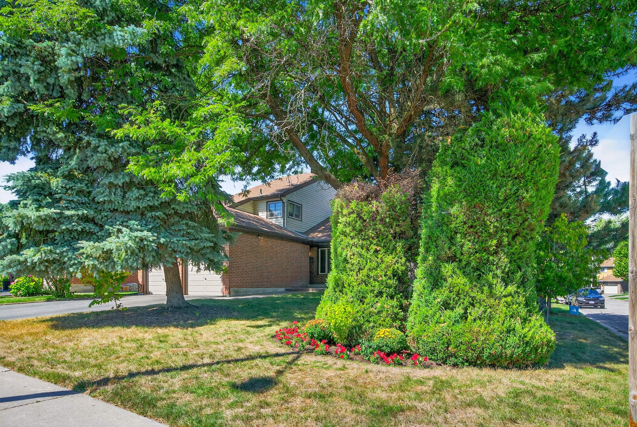 56 Kings College Rd Markham, ON L3T 5J8